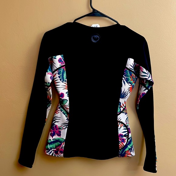 🔥🔥ROXY - BEACH CLASSICS LONG SLEEVE RASHGAURD🔥🔥 the real deal LIKE NEW - Picture 4 of 6